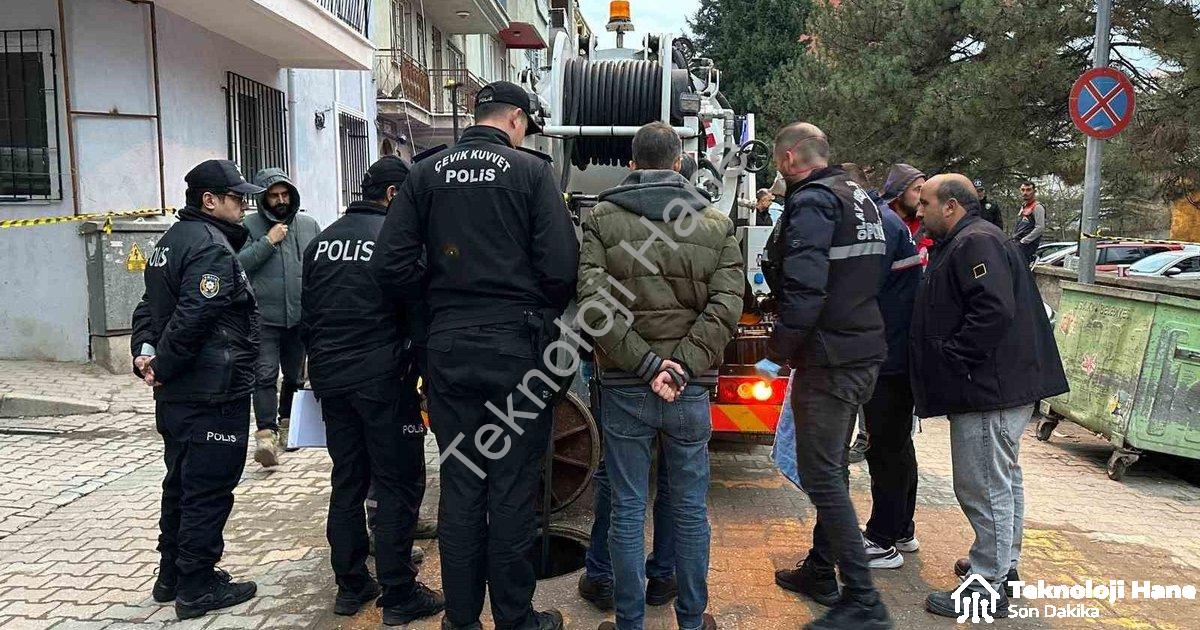 "Uşak'ta Kan Donduran Olay: Altyapı Çalışmasında Cenin Bulundu" başlıklı haber için fotorealistik, p