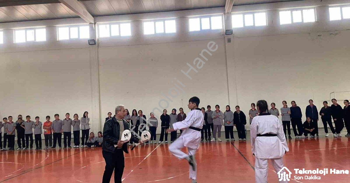 "Pazarlar'da Dev Spor Atılımı: Hedef 100 Lisanslı Sporcu" başlıklı haber için fotorealistik, profesy